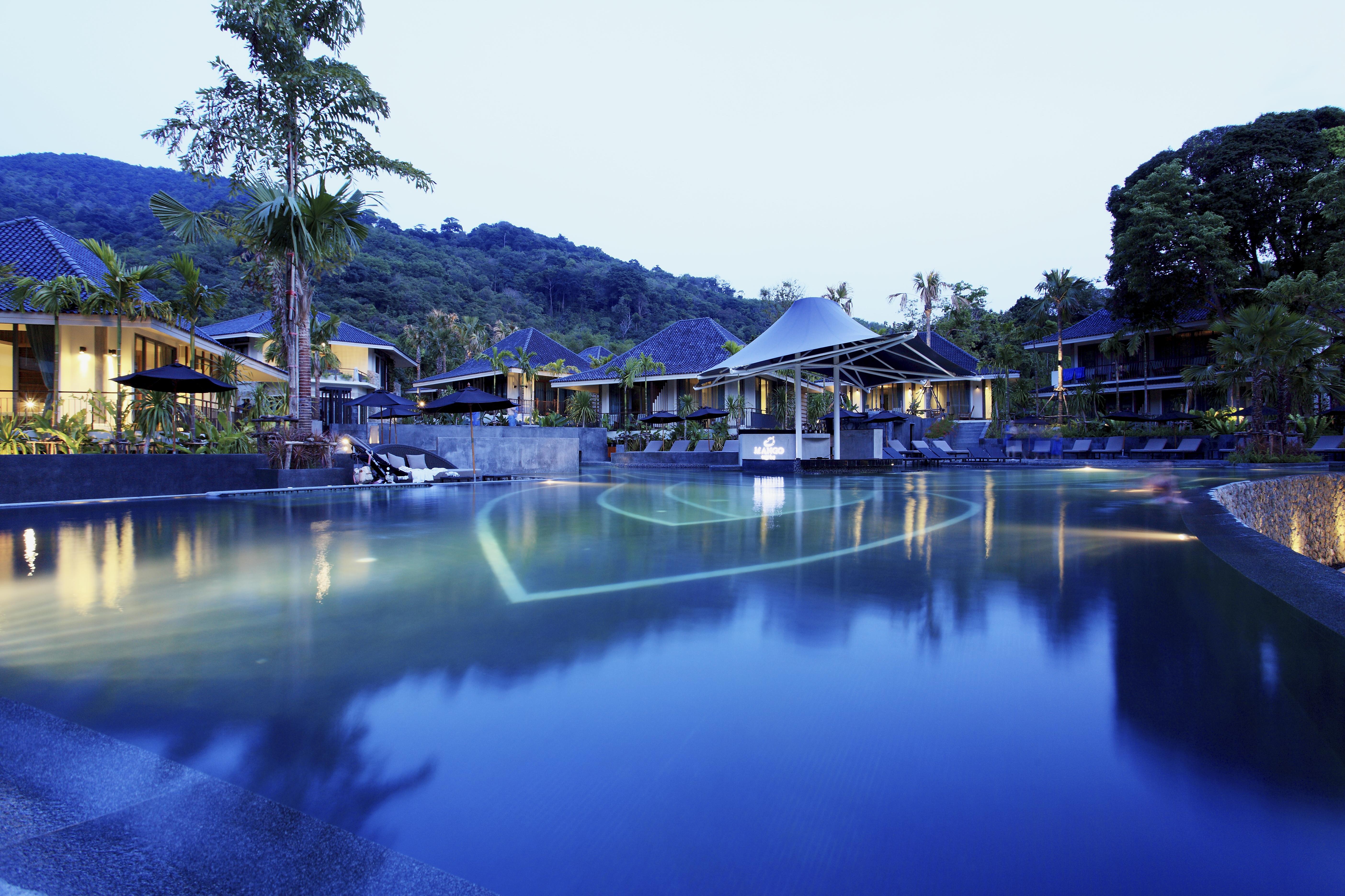 Mandarava Resort And Spa, Karon Beach Exterior photo The resort's main pool