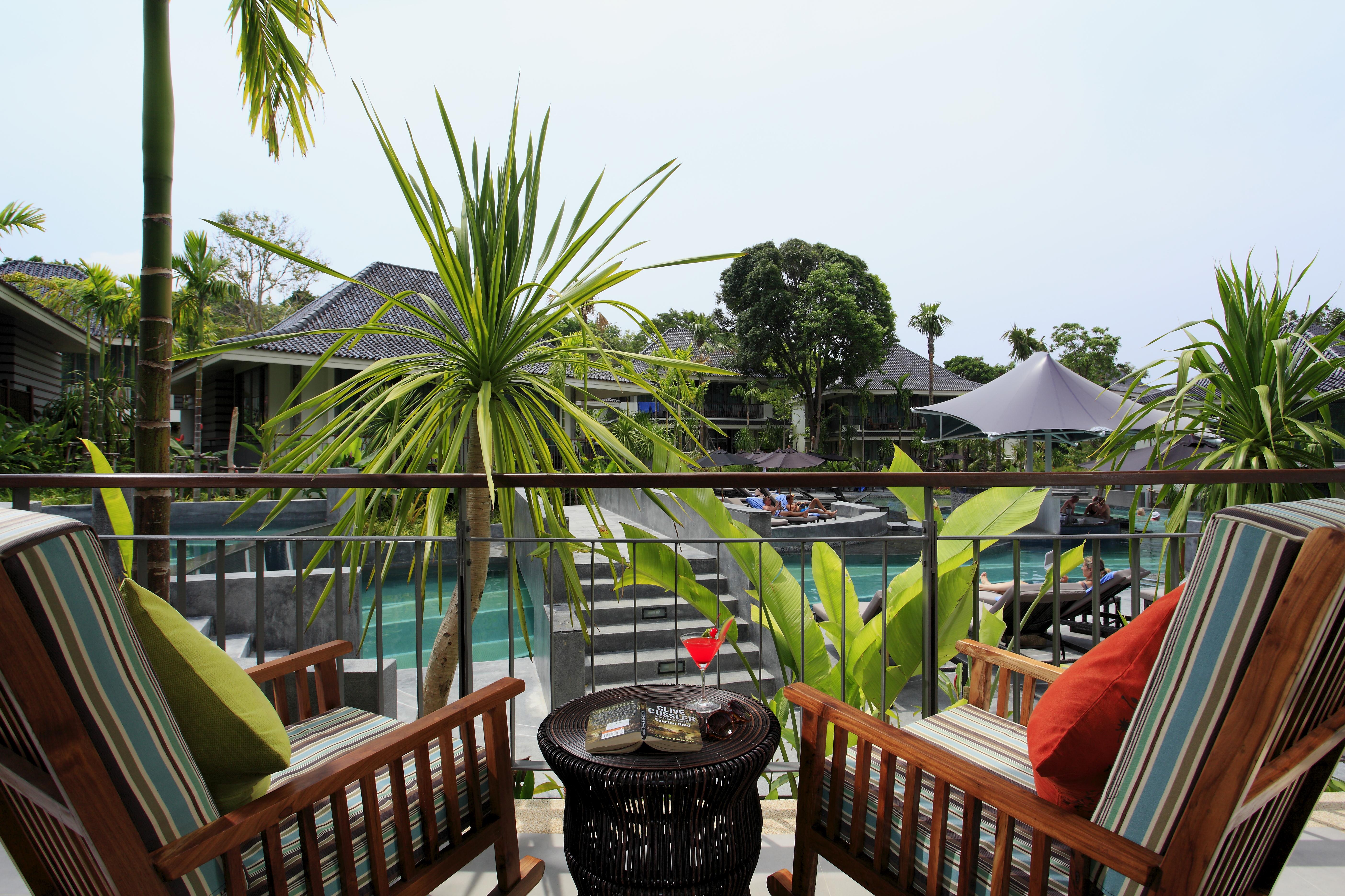 Mandarava Resort And Spa, Karon Beach Exterior photo The swimming pool at the resort