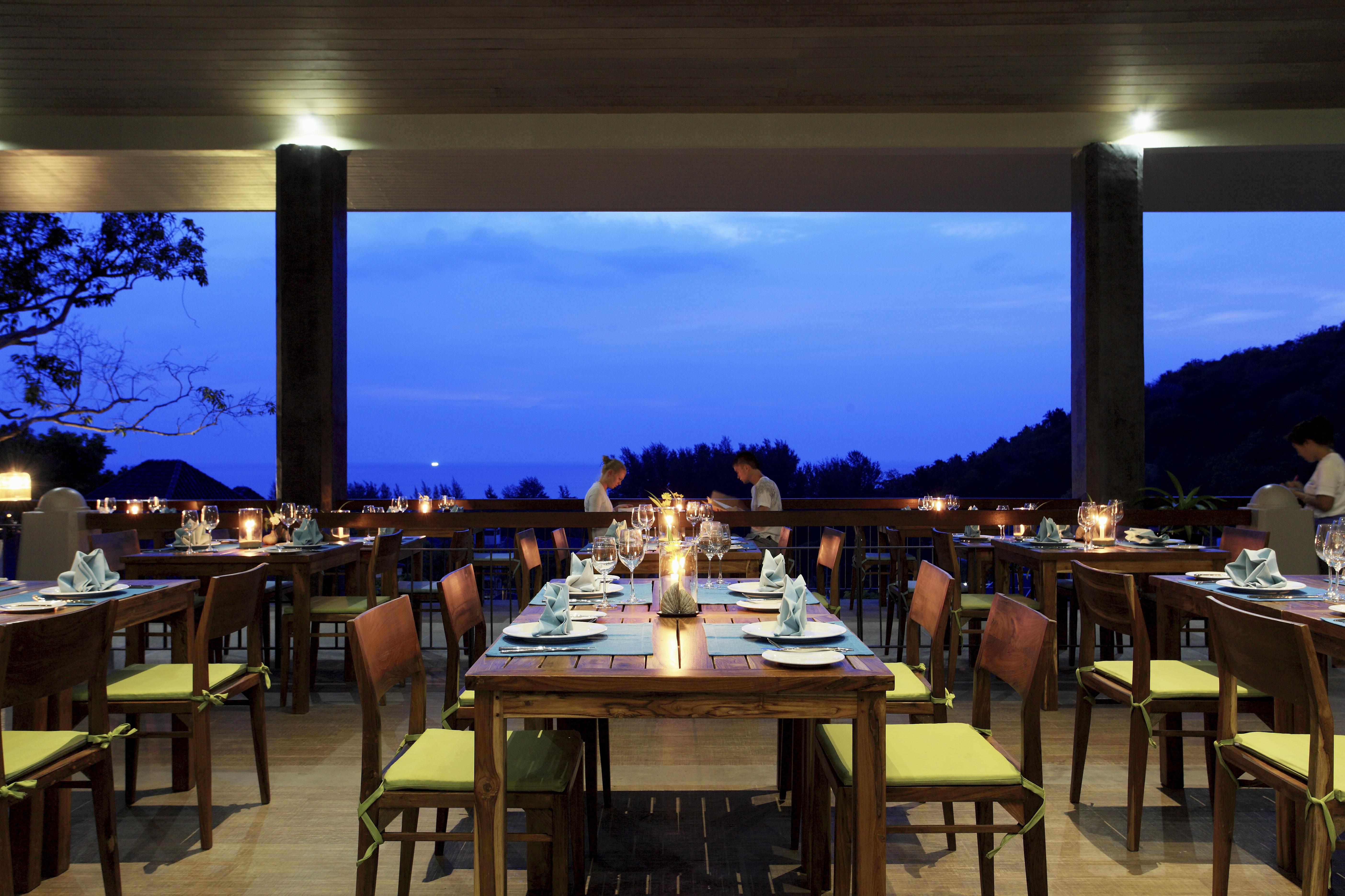 Mandarava Resort And Spa, Karon Beach Exterior photo The restaurant at the resort